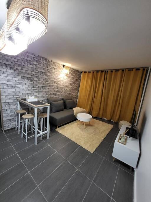 Pepite Entre Paris Et Versailles Apartment Chaville Bagian luar foto