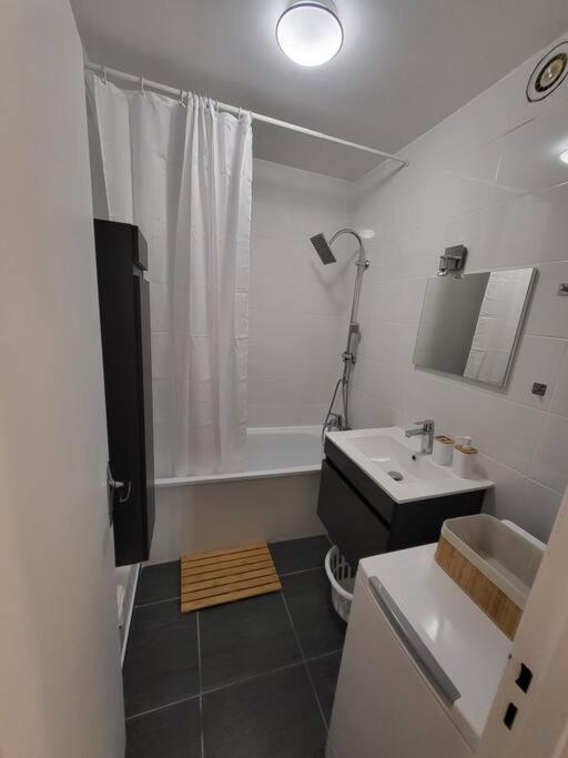 Pepite Entre Paris Et Versailles Apartment Chaville Bagian luar foto